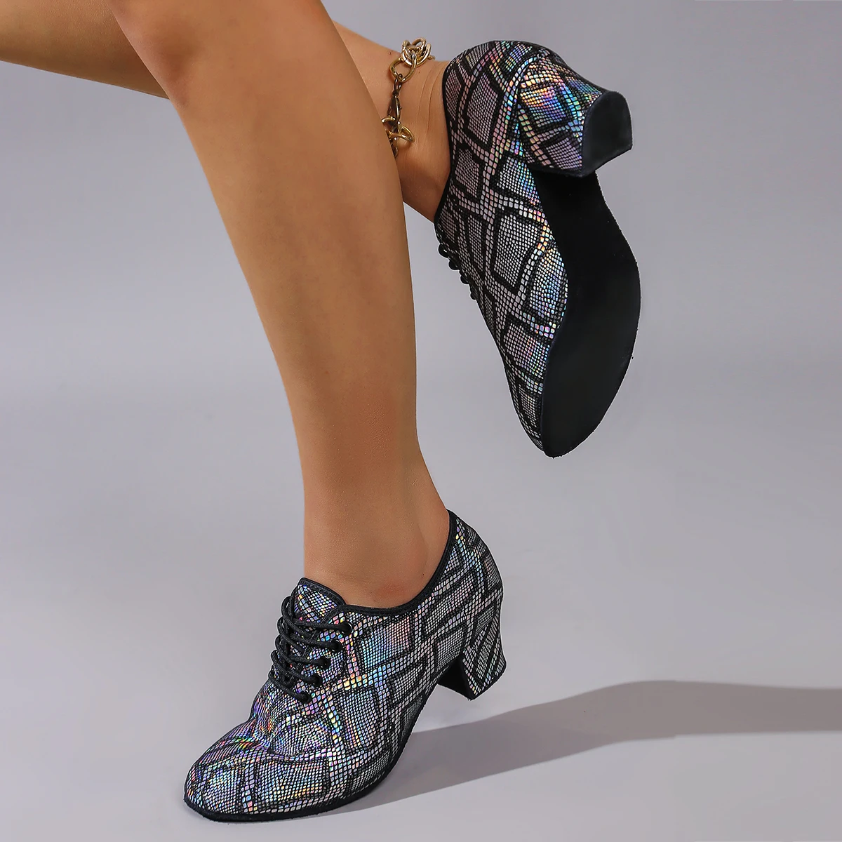 

Sneaker Women's Latin Dance Shoes Salsa Ballroom Dancing Shoes Ladies Middle Heel Closed Toe Modern Woman Tango Dance Shoes