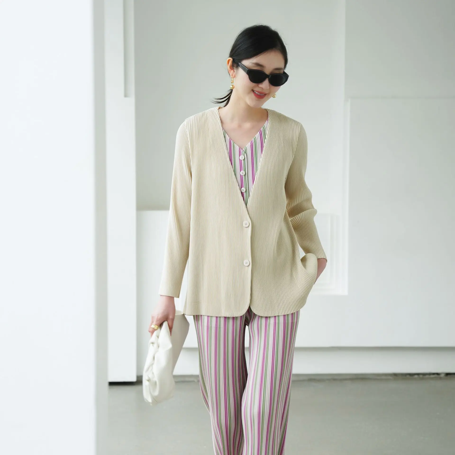 مياكي أضعاف 2025 الخريف الربيع جديد الراقية أضعاف الملابس النسخة الكورية الاسلوب المناسب أنيقة تنوعا دعوى معطف صغير الطيات