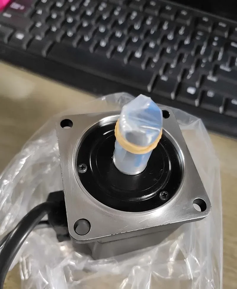 تسليم سريع SGMAH-02AAAHB61 السعر المنخفض Mini Yaskawa 400W AC محرك سيرفو وسائق