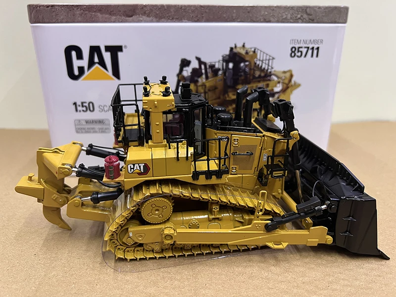 DM Diecast Alloy 1:50 Scale CAT D10 DOZER Crawler Bulldozer Cars Model Engineering Forklift Adult Toys Classics Souvenir Gifts