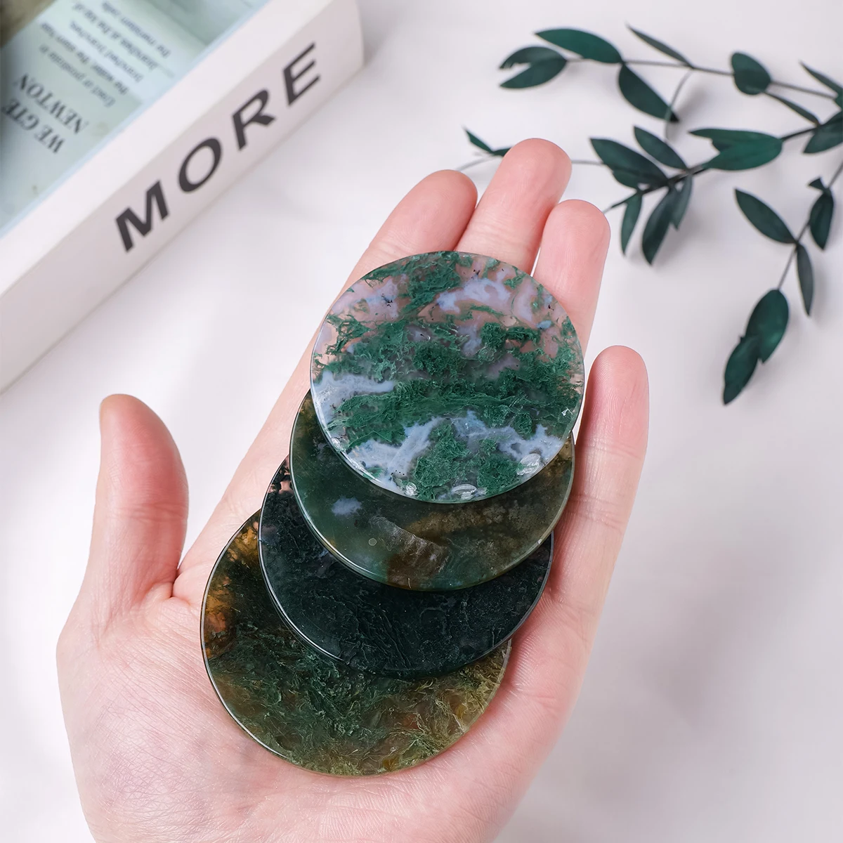 Placa redonda de ágata de musgo de cristal Natural, piedra decorativa pulida en bruto, accesorios de joyería DIY, regalo de vacaciones, 1 ud.