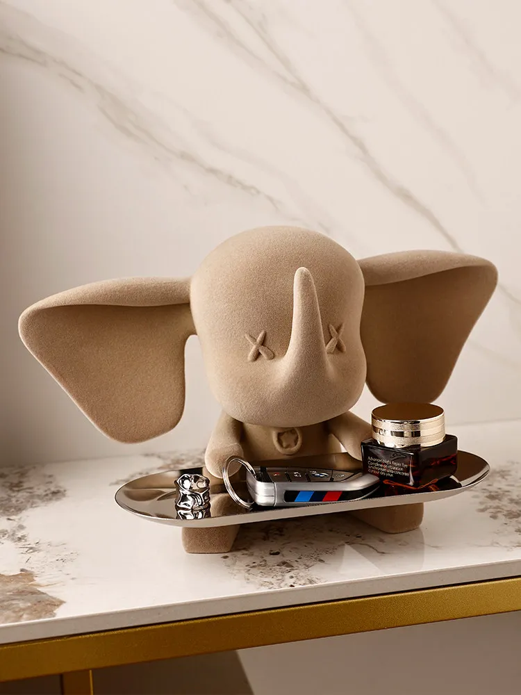 Light luxury Dumbo entrance key storage tray high-end ornaments living room layout