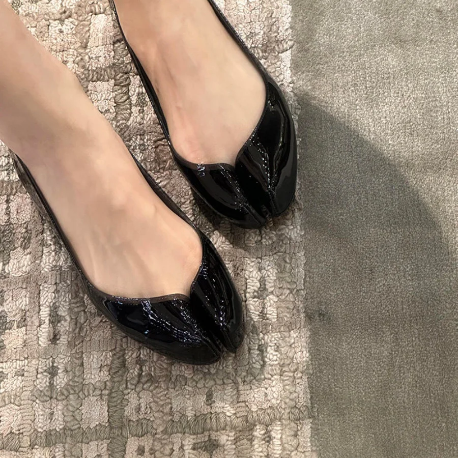 women-red-patent-leather-split-toe-ballet-flats-black-wedge-heel-slip-on-casual-flat-shoes-fashion-ladies-daily-footwear