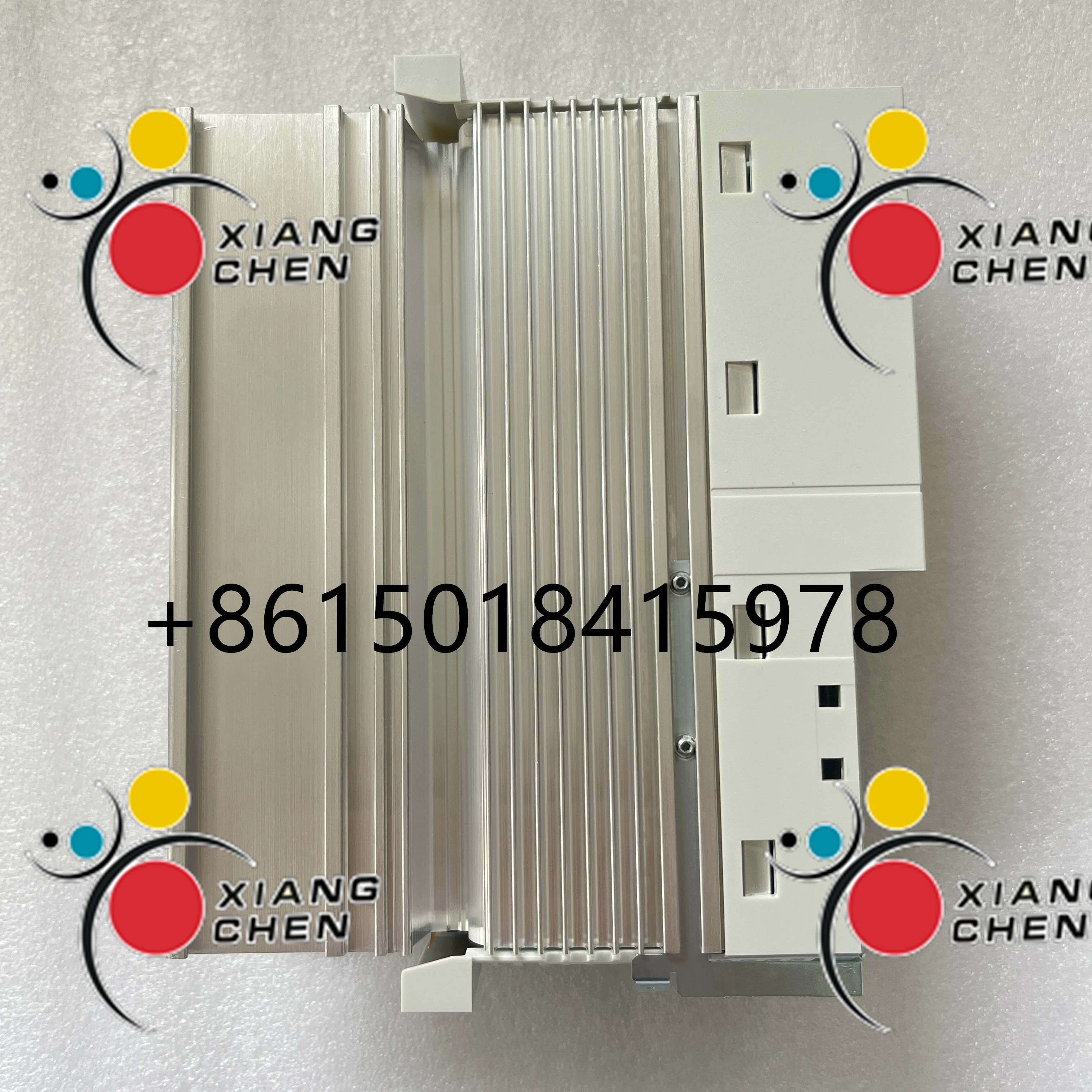 الأصلي الجديد 8200075 KW1PH LENZE - محول التردد E82EV751K2C