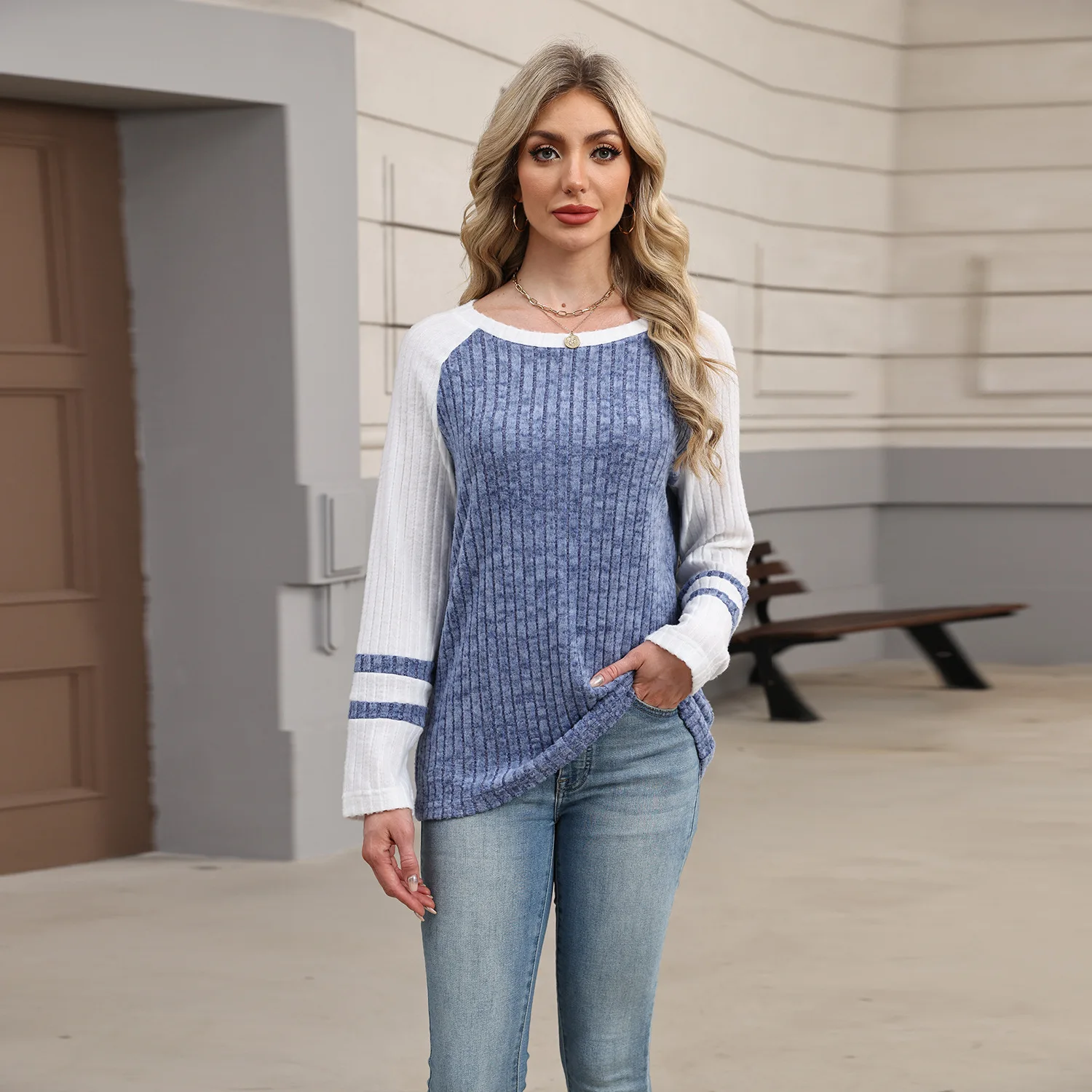 

Women's clothing 2025 autumn and winter new round neck raglan knitted top with contrasting splicing sweater