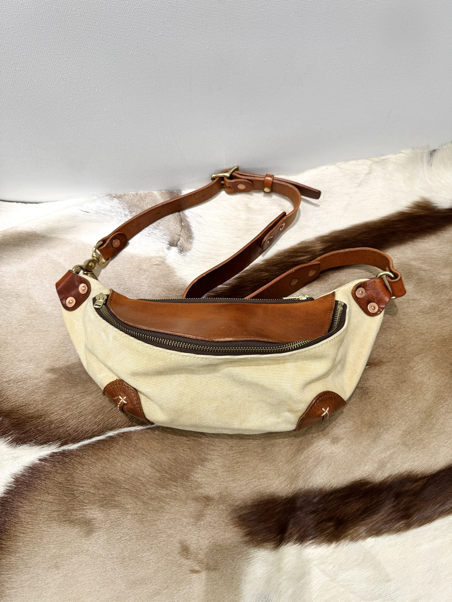 Men's Chest Bag Leather Canvas Crossbody oulder Bag Casual Vintage Sle Satchel Faionable Trendy Small Bag for Men view 2