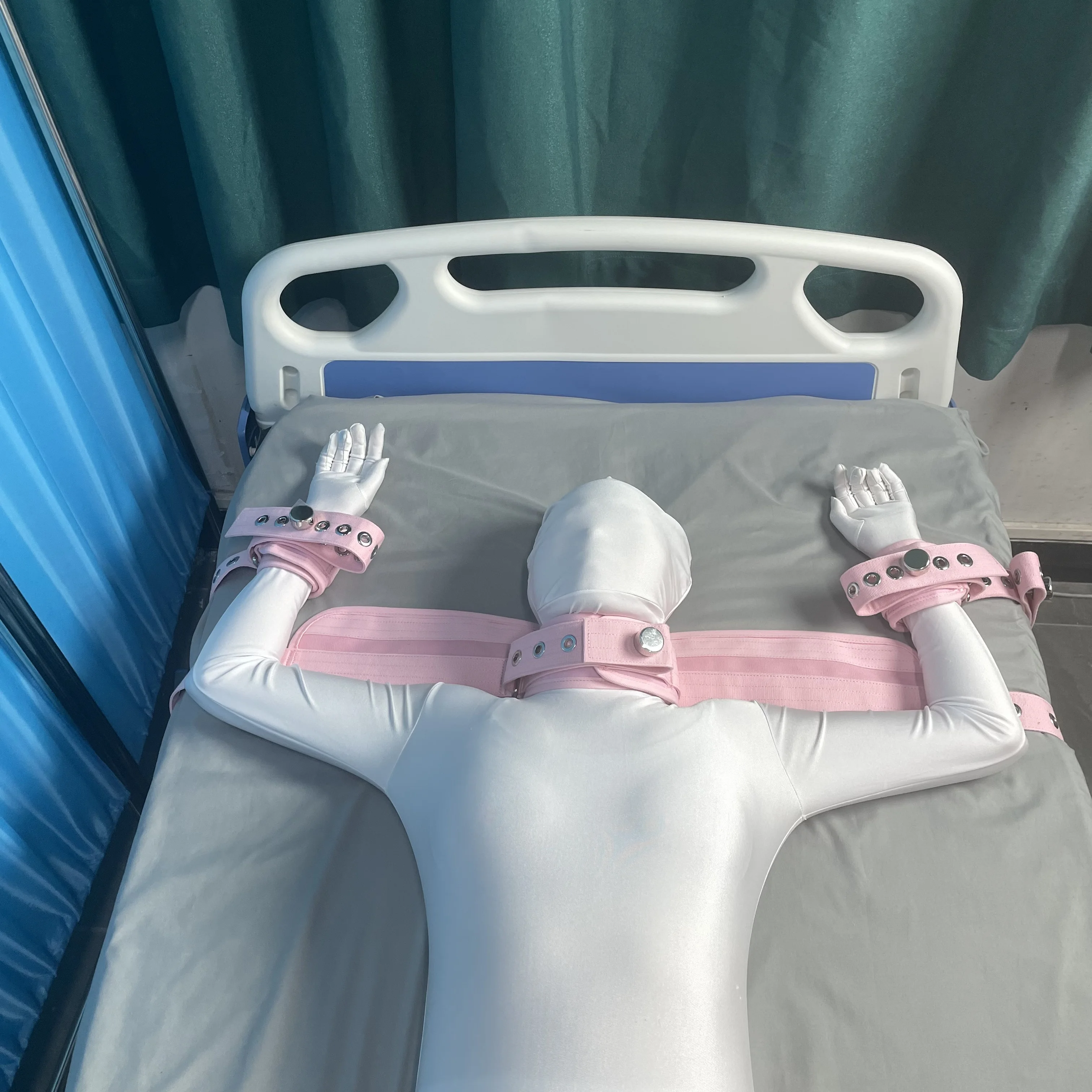 Pink Magnetic Locking Bed Restraint Set Agitated Patients Neck And Hand Restraints Body Control Straps for Hospital Nursing Care
