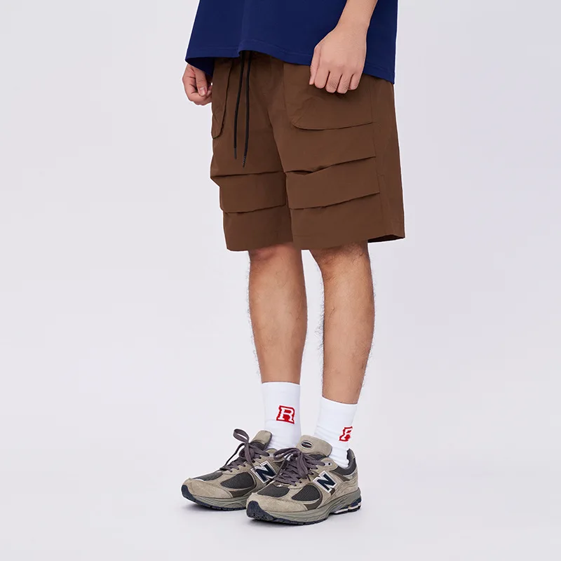 

Новинка 2024 года, мужские шорты, японская уличная одежда, плиссированные дизайнерские мешковатые повседневные шорты, летняя модная простая мужская одежда с большим карманом, мужская одежда