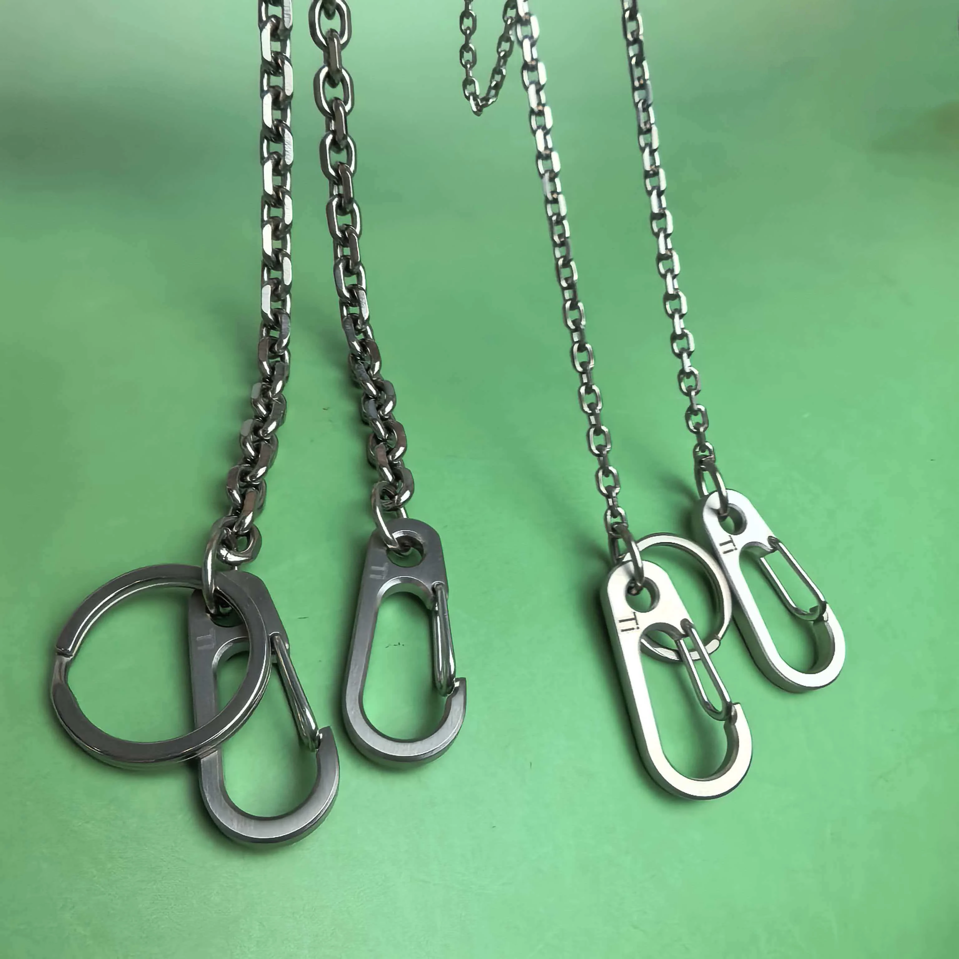 Men's pure titanium wallet chain cycling anti loss buckle clip, low sensitivity anti rust gift accessories