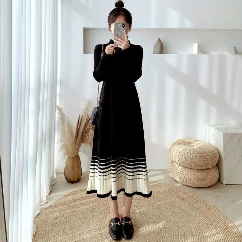 ชุดเดรสผู้หญิง คอวี ผ้าซาติน ประดับมุก จับจีบ หลายชั้น ความยาวปานกลาง สำหรับงานเลี้ยง หรูหรา ทันสมัย ปักลาย สง่างาม ดูดี มีศิลปะ เซ็กซี่