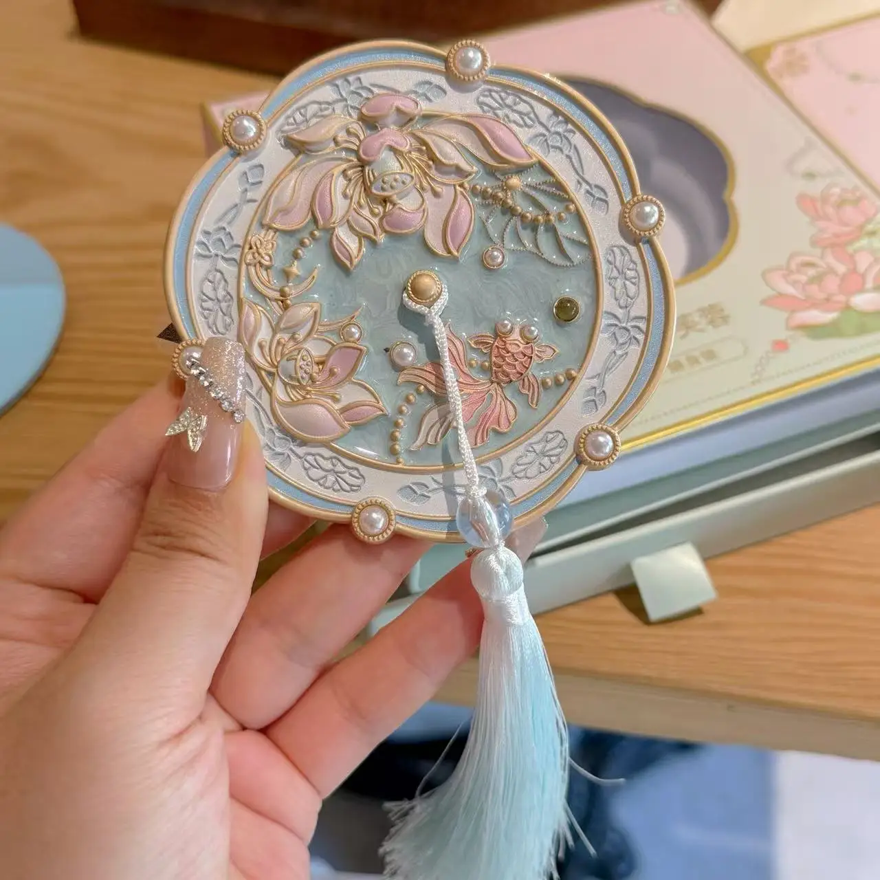 Beijing Merchandise Wasser-Hibiskus Handspiegel Schminkspiegel Ganzkörperspiegel Mädchenherz Reise-Andenken Geschenk für Freunde