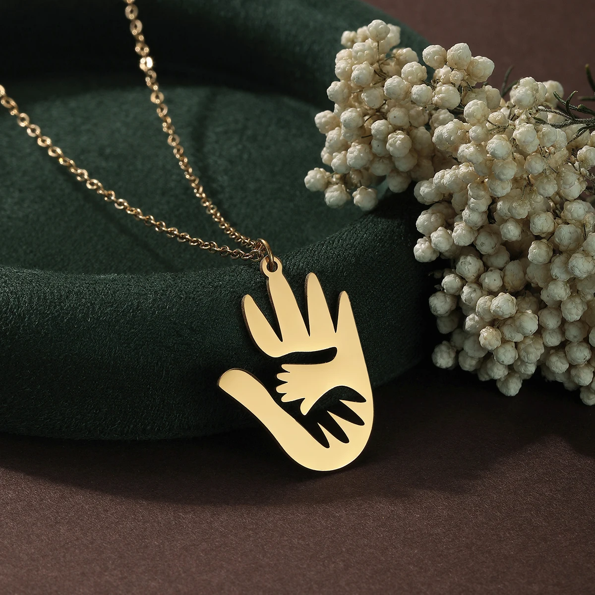 Kinitial Stainless Steel Mom And Baby Holding Hands Pendant Necklace Women Mother Daughter Necklace Trendy Jewelry