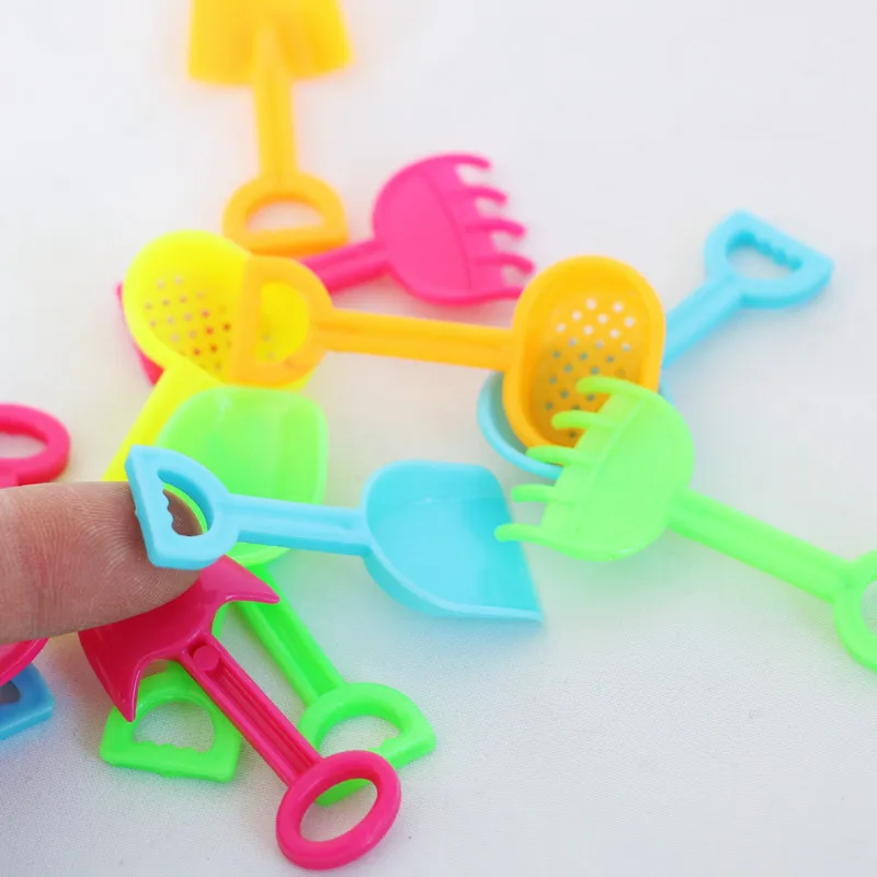 A Set Mini 1: 12 Cute Sand Digging Tools Miniature Beach Children's Play Toy Model Dollhouse Decoration