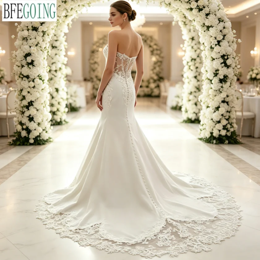 Lace Appliques Beading Sweetheart Mermaid/Trumpet Wedding Dresses Chapel Train Customized Floor-Length