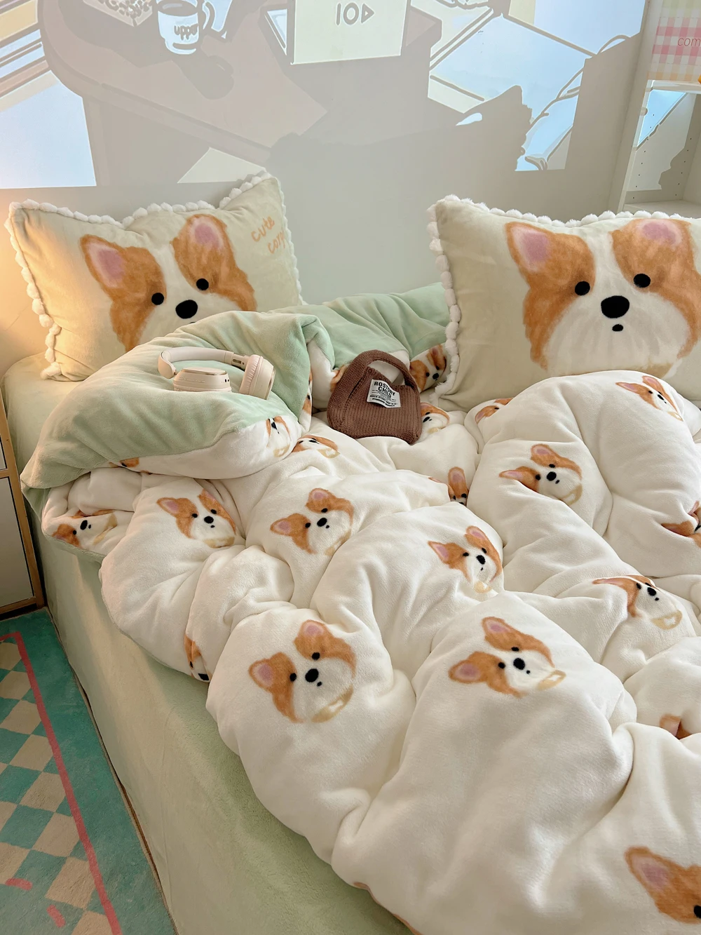 

Теплый комплект постельного белья из кораллового флиса для собак, приятный для кожи, для студентов, комплект из трех предметов, с милым мультяшным дизайном
