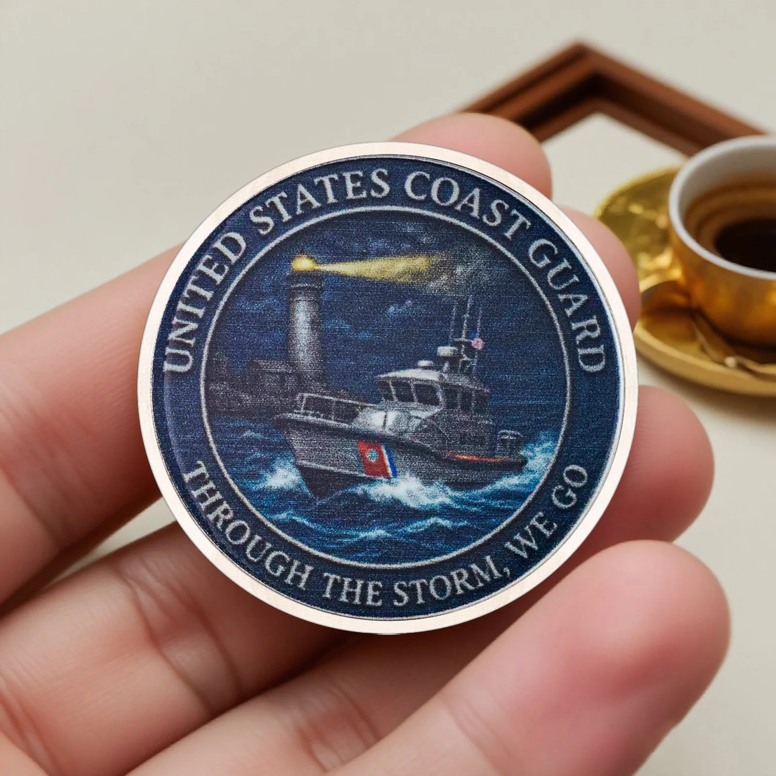 من خلال The Storm SILVERY Plated Collection Coin US Coast Guard Collection Coin