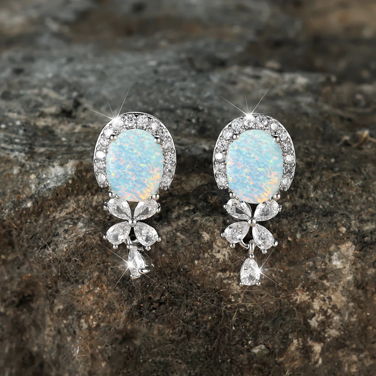 2026 New European and American Australian Treasure Inlaid Zircon Earnail Women's Design Trend Personalized Jewelry