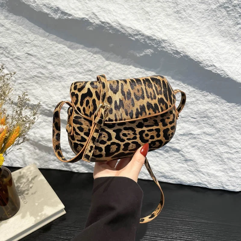 

Женская маленькая сумка-мессенджер из однотонной искусственной кожи, блестящая сумка на плечо, модные седельные сумки с откидной пряжкой, кошелек для монет, хранение помады