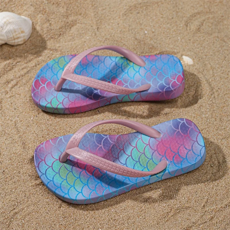 A pair of children's summer sandals, made of outdoor material which is soft and comfortable, lightweight beach shoes, YZ-YZ507