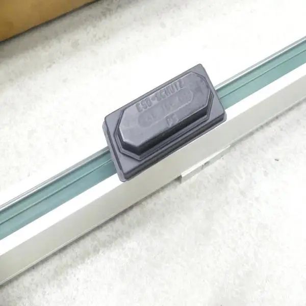LS 704 ML 1340mm Length Scale ID: 237 133 8X SN: 5383890N Programming Controller Industrial Automation