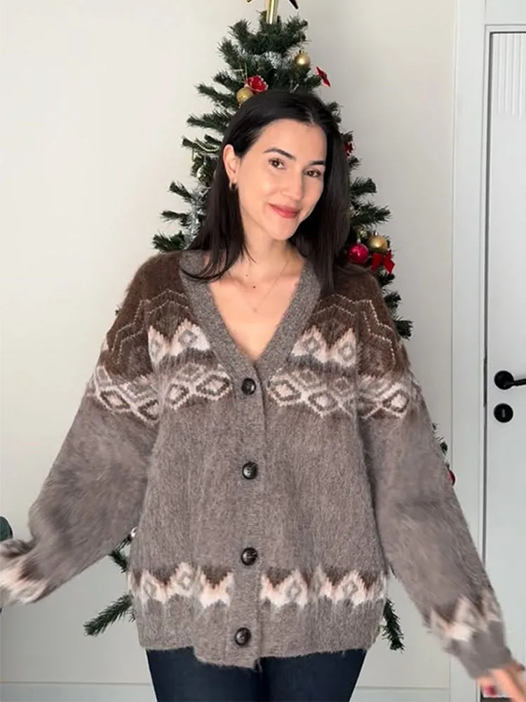 

HH Woman Winter Fashion Long Sleeves V Collar Single Breasted Jacquard Knitted Coat Female Casual Street Style Gentle Cardigan