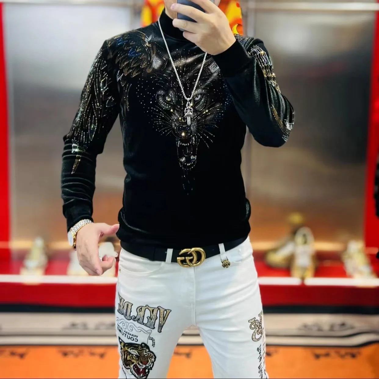 

2024 Men's Velvet Embroidered Rhinestone Fce Lined Slim Fit Base irt European Sle Elastic Youthful Polyester Fiber Win...
