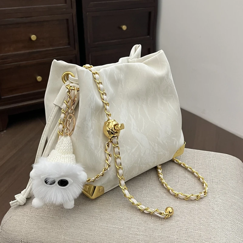 Retro Chic Chain Single Shoulder Crossbody Bag For Women Simple Leisure Versatile Work Bucket Bag Fashion Shopping Travel Pack