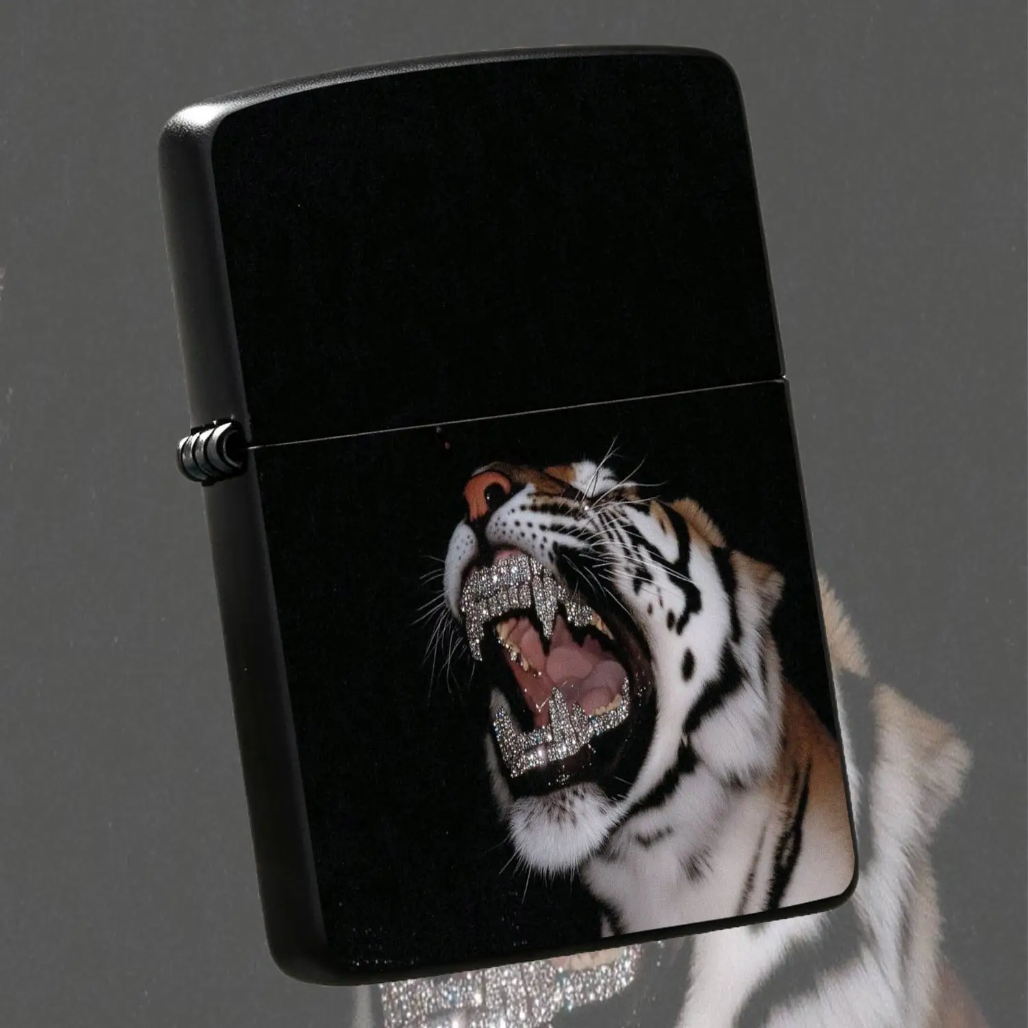 Trendy Fierce Tiger Pattern Lighter With Diamond-Encrusted Fangs, Cool Stylish Portable Accessory, Ideal For Daily Use, Gifting, Party Decoration, Versatile Scene Must-Have, Unique Eye-Catching Creative O A Humorous And Interesting Lighter