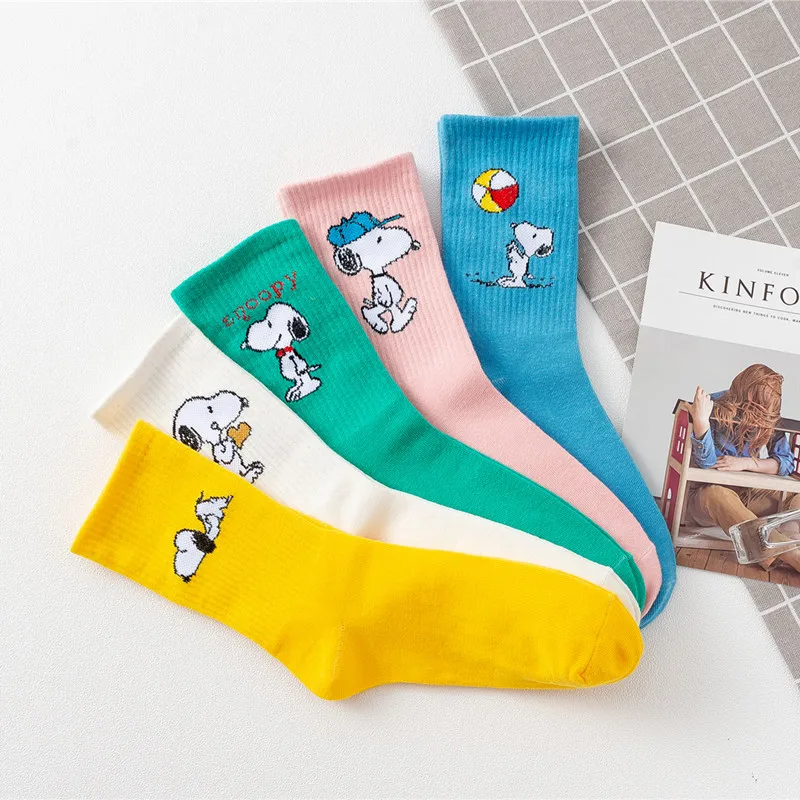 

5 pairs of Kawaii Peanut Snoopy mid-calf socks Cotton sports socks soft breathable and sweat-absorbent Couple Cute