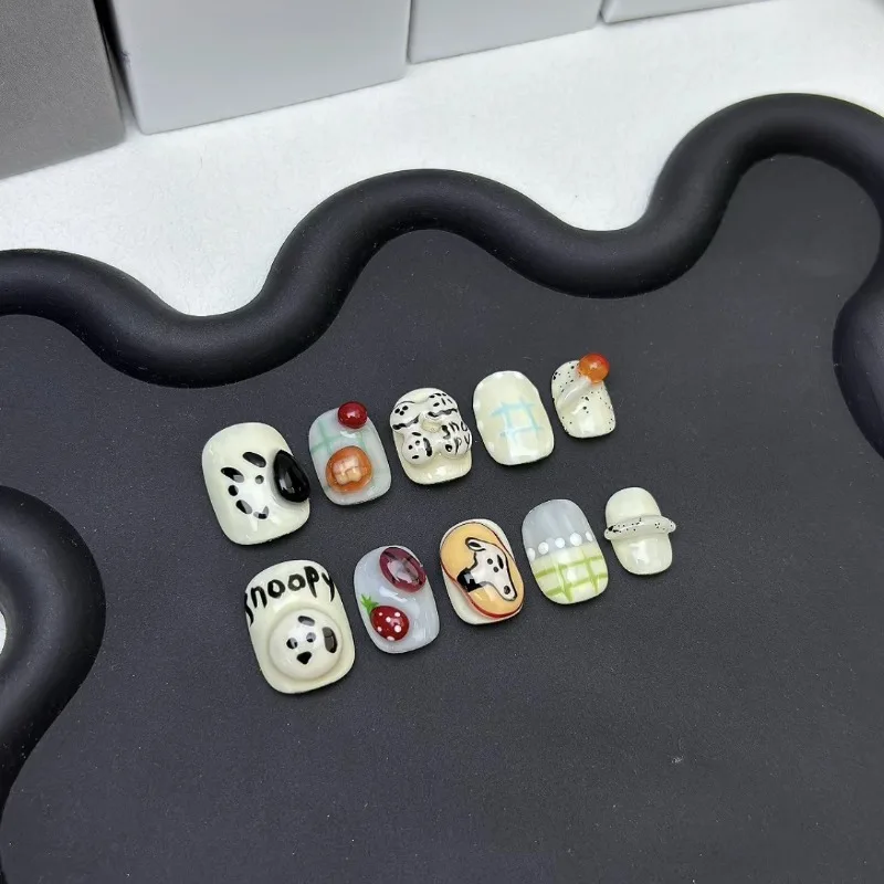 

10 шт., пресс для ногтей ручной работы, летний дофаминовый цвет, нарисованный вручную клубничный узор, накладные ногти, патчи для ногтей с алфавитом