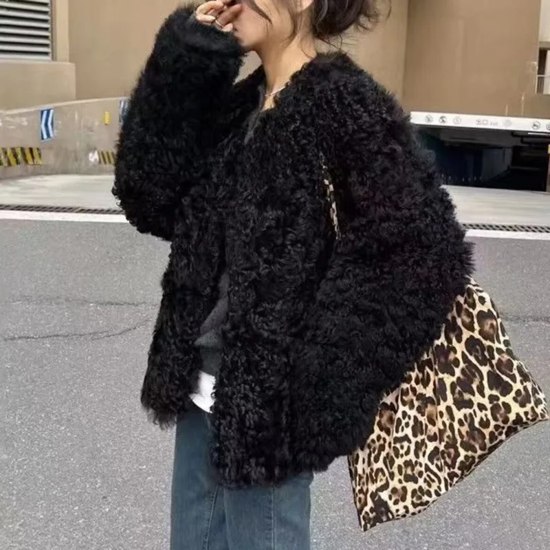 HKSH 2025 Autumn Winter New Women's Lamb Wool Coat O-neck Long Sleeves Solid Color Pockets Elegant Trendy Thicken Jacket HK15812