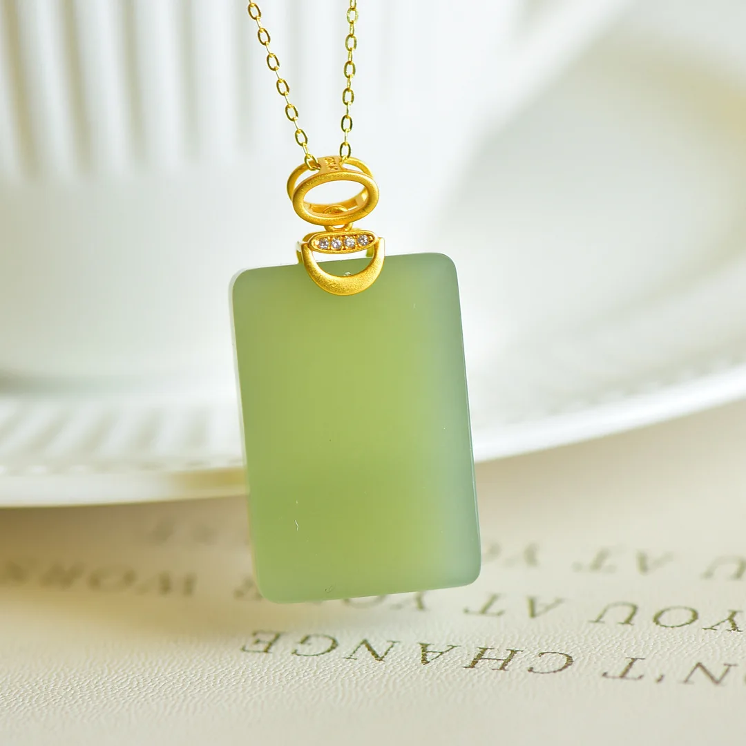 9999 gold and jadeite pendant collar chain for women, featuring a zirconium stone design in the style of a royal court,