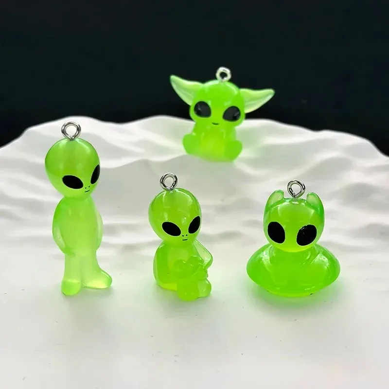 8Pcs/Pack Cute Luminous Flying Saucer Alien Resin Charms Glow In Night Space Pendants DIY Jewelry Making Findings