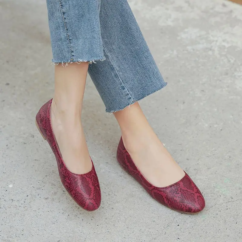 SIMLOVEYO Brand Soft Flats for Female Round Toe Leisure Soft Lady Shoes Black Red Sale Slip On Mixed Color Large Size 45 46