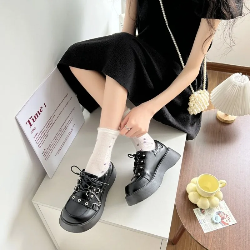 2026 Chunky-Plateau-Pumps für Damen, Schleifen-Keilabsatzschuhe, Lolita-Schuhe, Damen-Herz-Knöchelschnalle, schwarze Schuhe – Detail 21