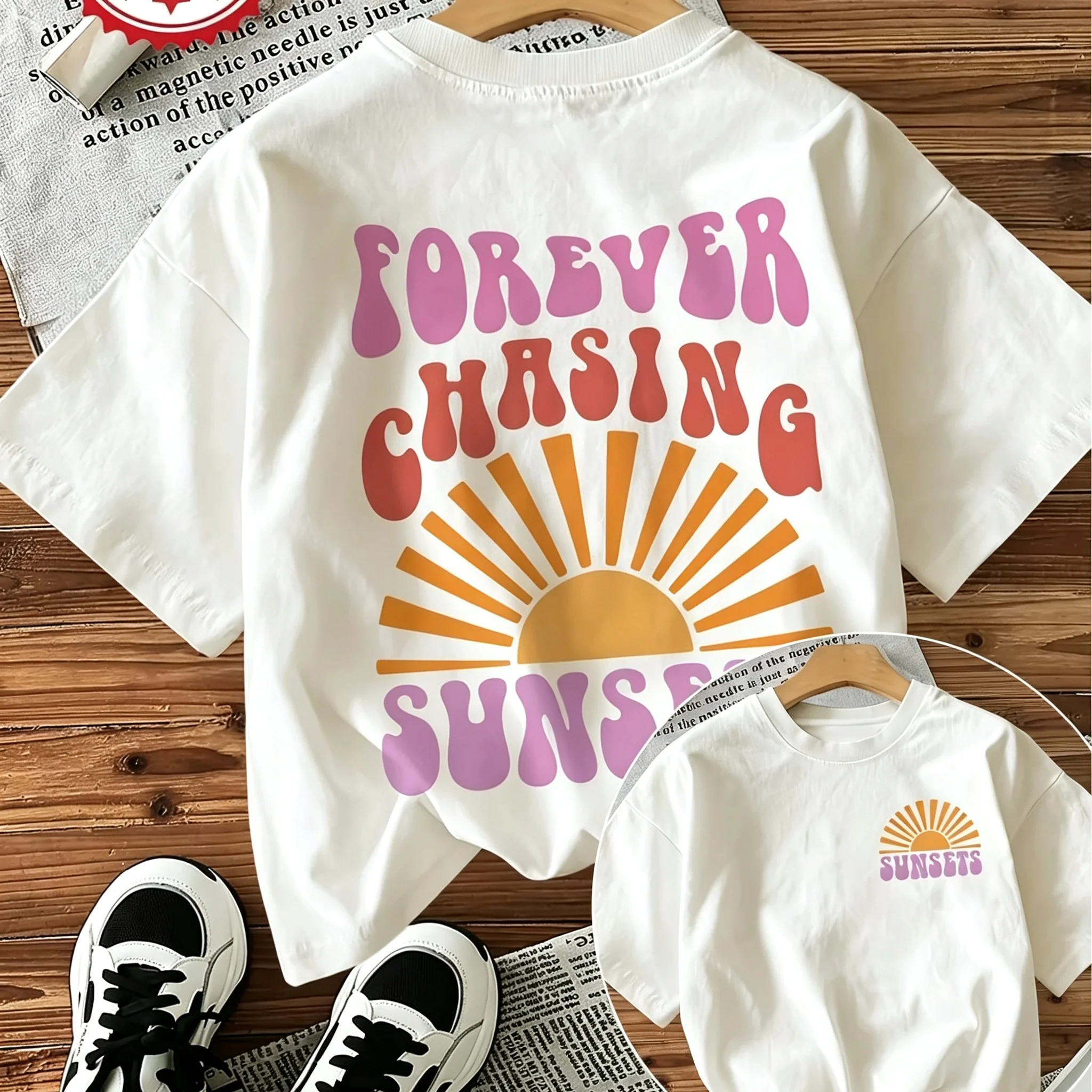 �Forever Chasing Sunsets“-Print-T-Shirts, lustige T-Shirts für Damen, koreanische Mode, grafische, lässige Sommeroberteile, Damen- und Herrenbekleidung. – Detail 2