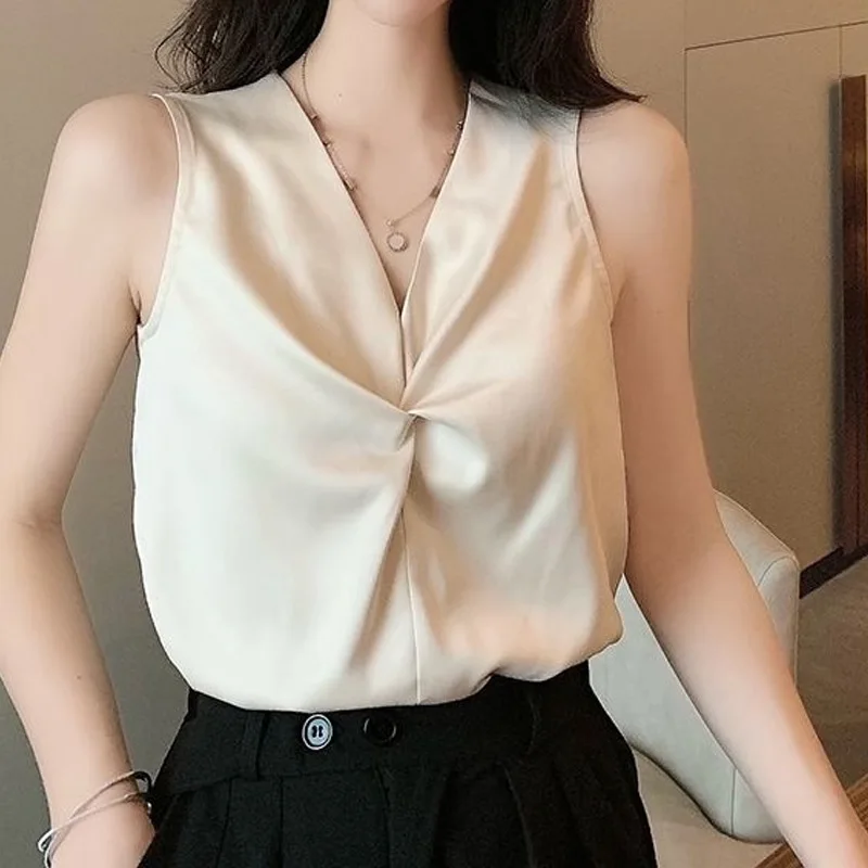 Summer New White V Neck Pleated Shirt Tops Sleeveless Solid Color Off Shoulder Elegant Blouse Temperament Fashion Women Clothing