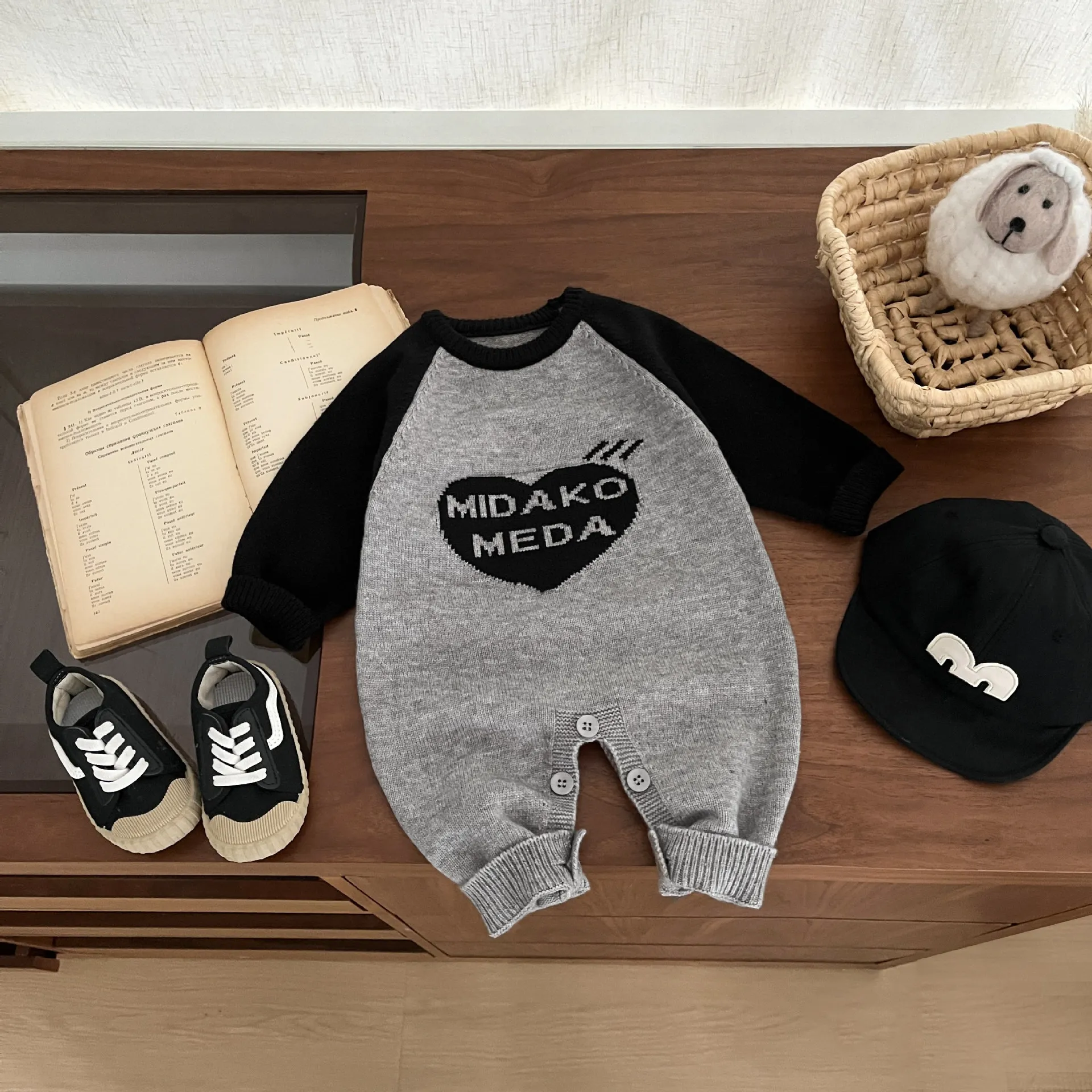 

Knit Baby Rompers Spring Autumn Boys' Knitted Sweater Color Blocked Letter Jumpsuit Bodysuits Infants Toddlers Crawling Clothes