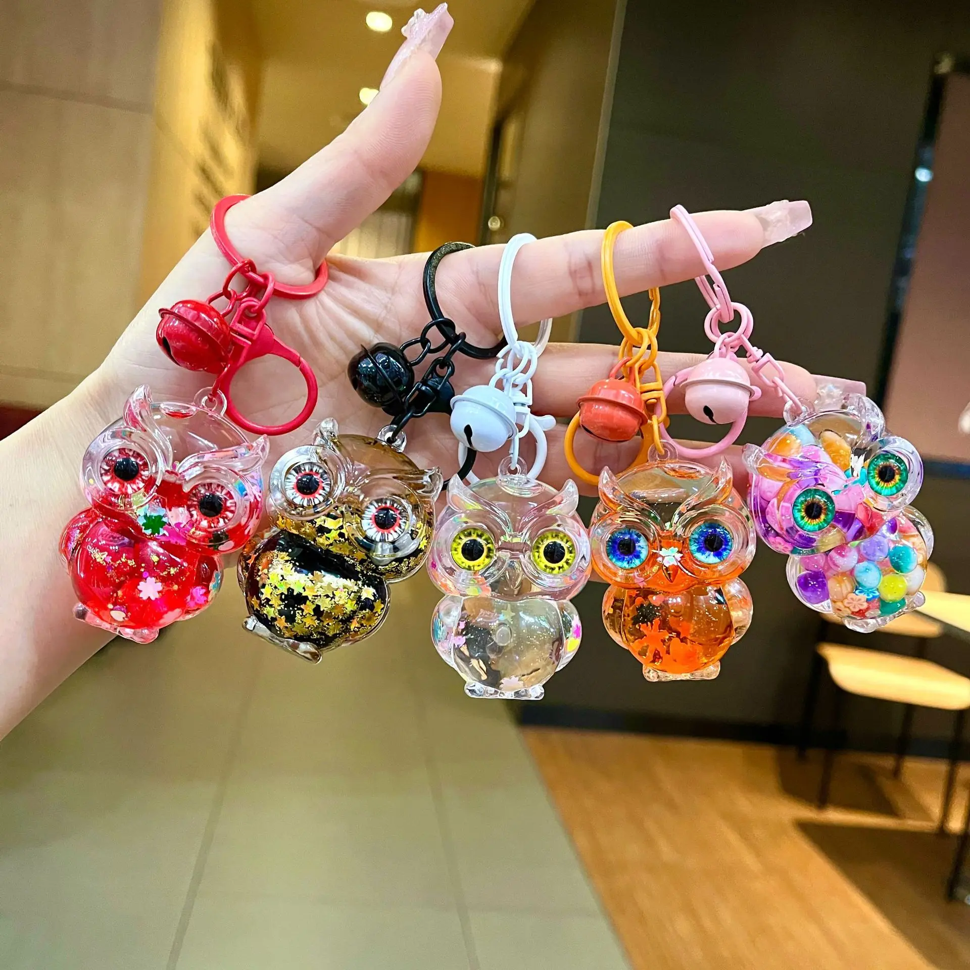 

Cartoon Colored Owl Cup Liquid Keychain Cute Quicksand Floating Luminous Sequin Key Chain Pendant Couple Backpack Car Keyfob