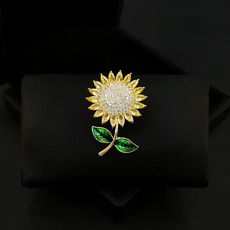 Sunflower Brooch Unique Design High-End Women's Suit Ornament Cardigan Neckline Pin Luxury Corsage Jewelry Accessories Gift 5362