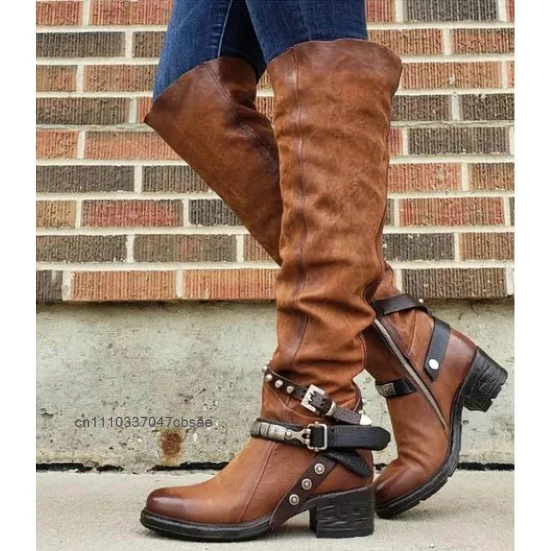 Vintage Distressed Slouch Boots mit klobigem Blockabsatz, mehrfach verstellbaren Schnallenriemen, kniehohe Cowgirl-Biker-Mode-Stiefel