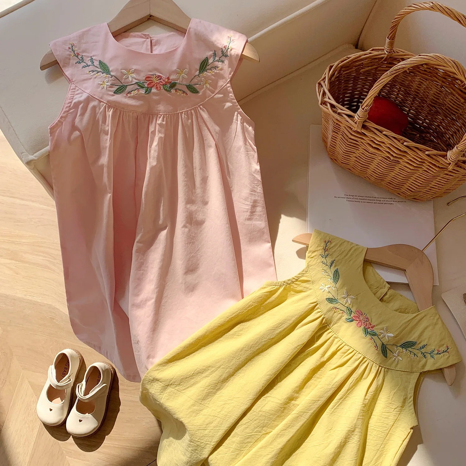 Sweet and Lovely Flower Embroidered Round Neck Sleeveless Dress in Solid Color Casual Countryside Style for Girls Aged 2-7
