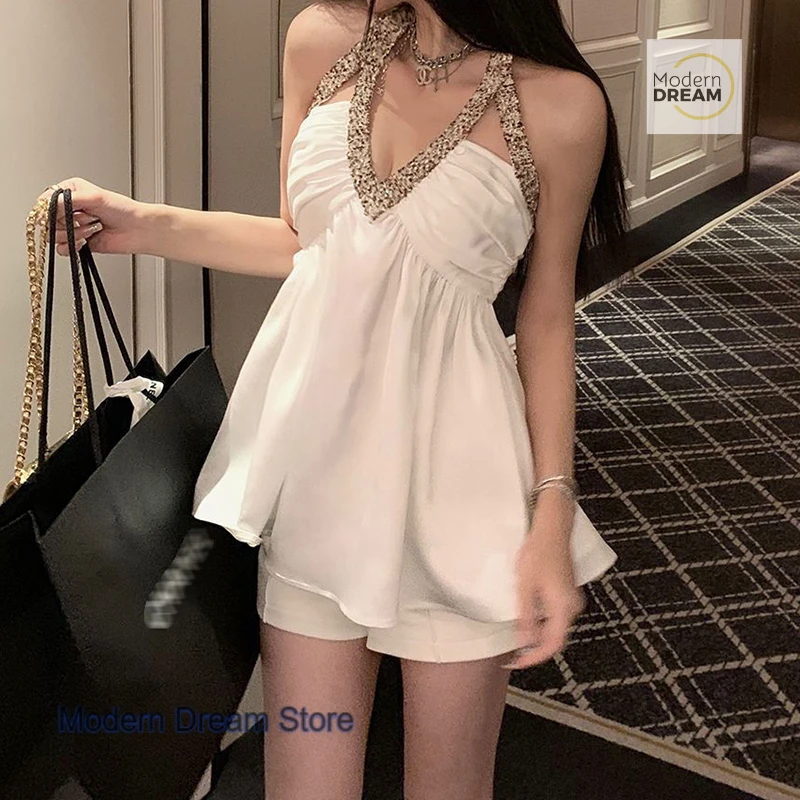 

Sexy V-neck shirt summer new neck satin white top female fashion temperament sexy temperament gentle design sense short skirt
