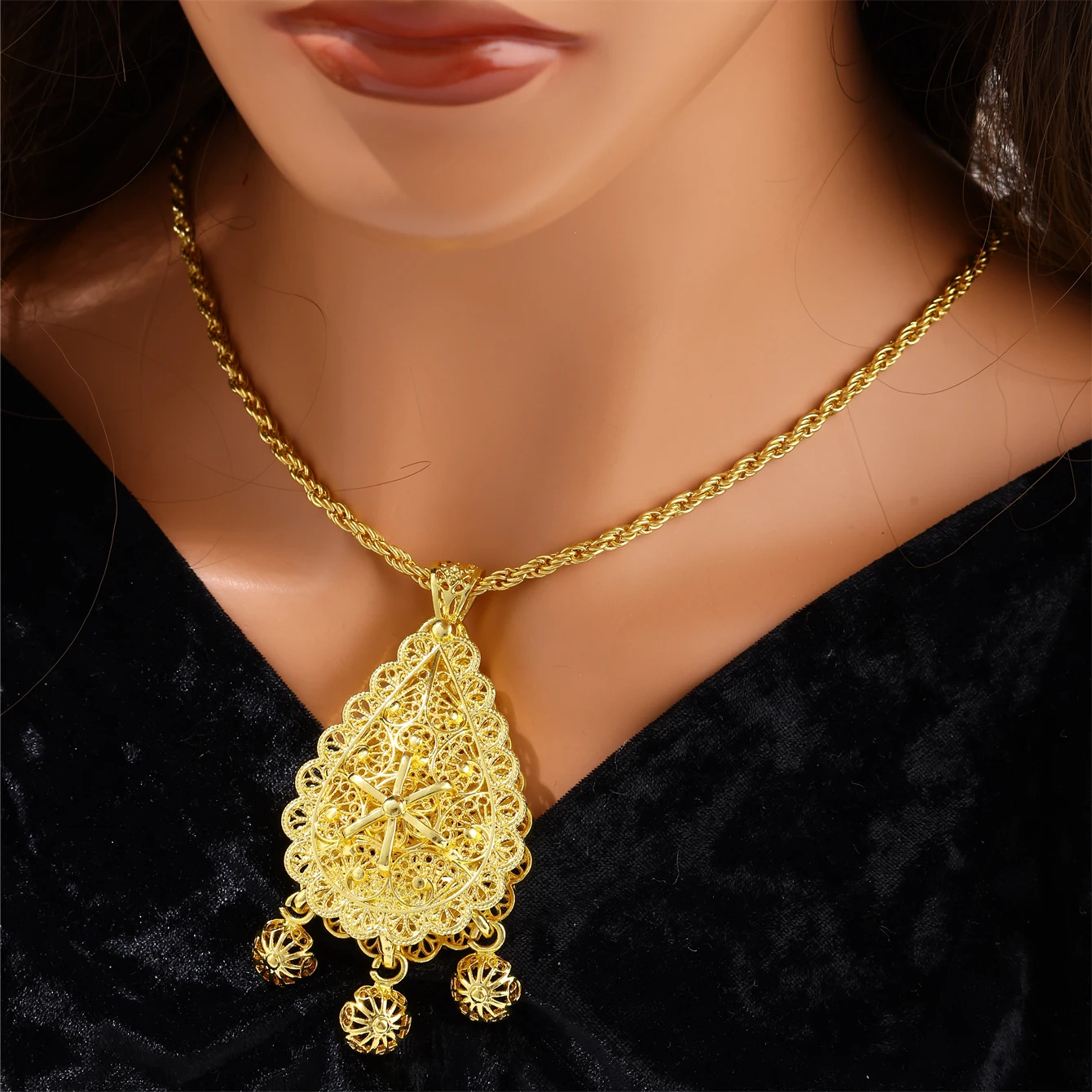 Algerian Bride Alloy Pendant French Retro Lady Necklace Middle East Popular Jewelry Bell Sweater Chain