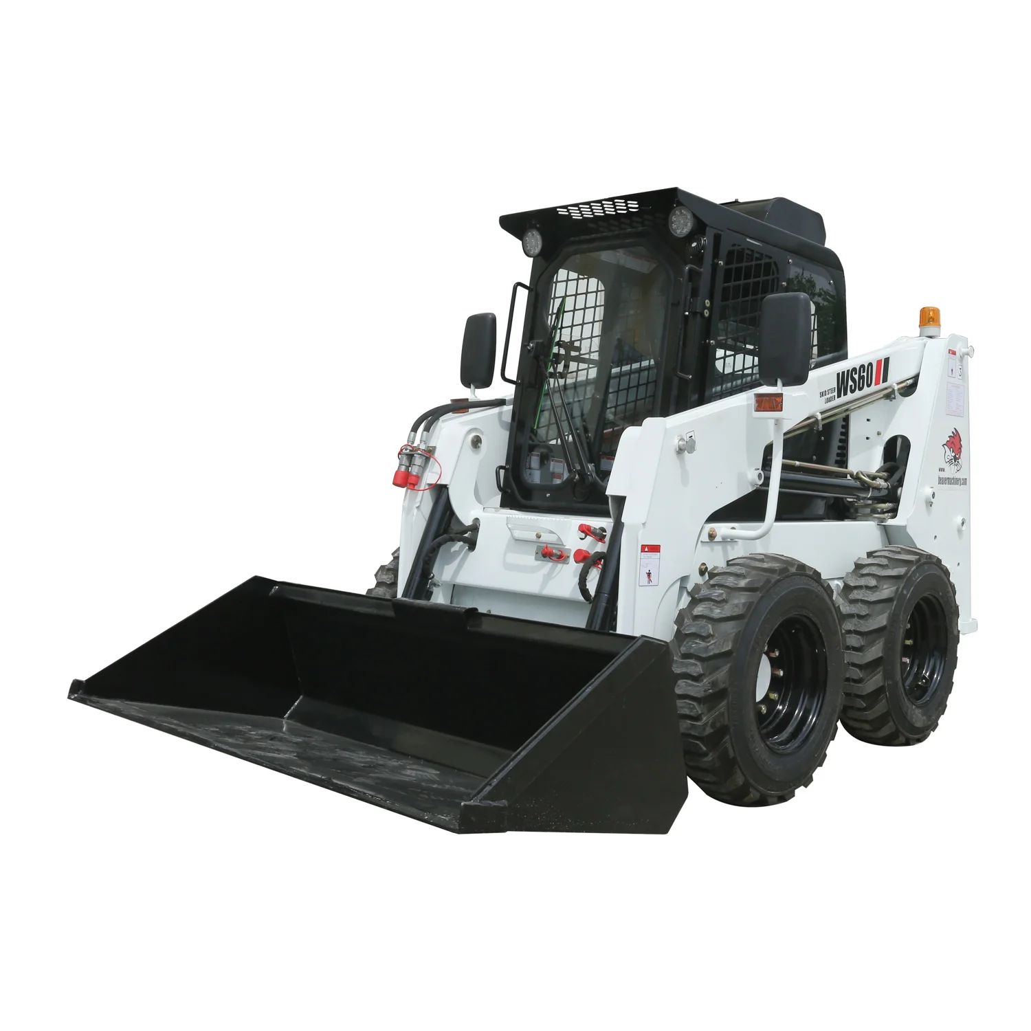 O POPULAR SKID STEER LOADER WS60 é para o próprio uso da FACTORY FARM