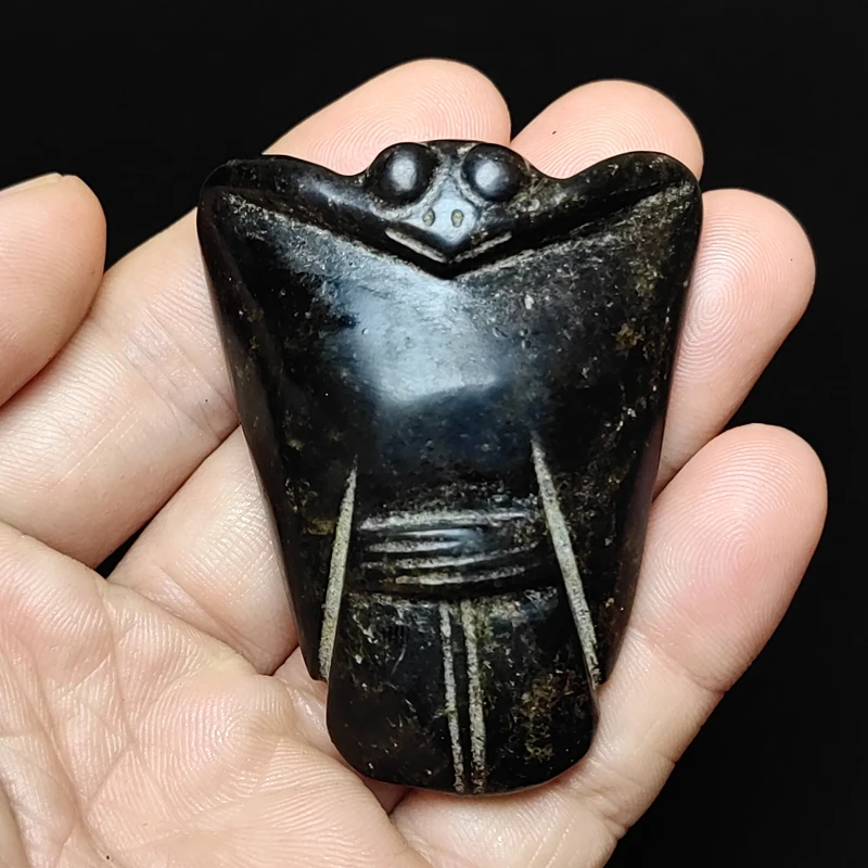 YIZHU CULTUER ART Size 6.2×5×1cm Chinese Hongshan Culture Black Magnet Jade Carving Eagle Owl Bird Pendant Collection