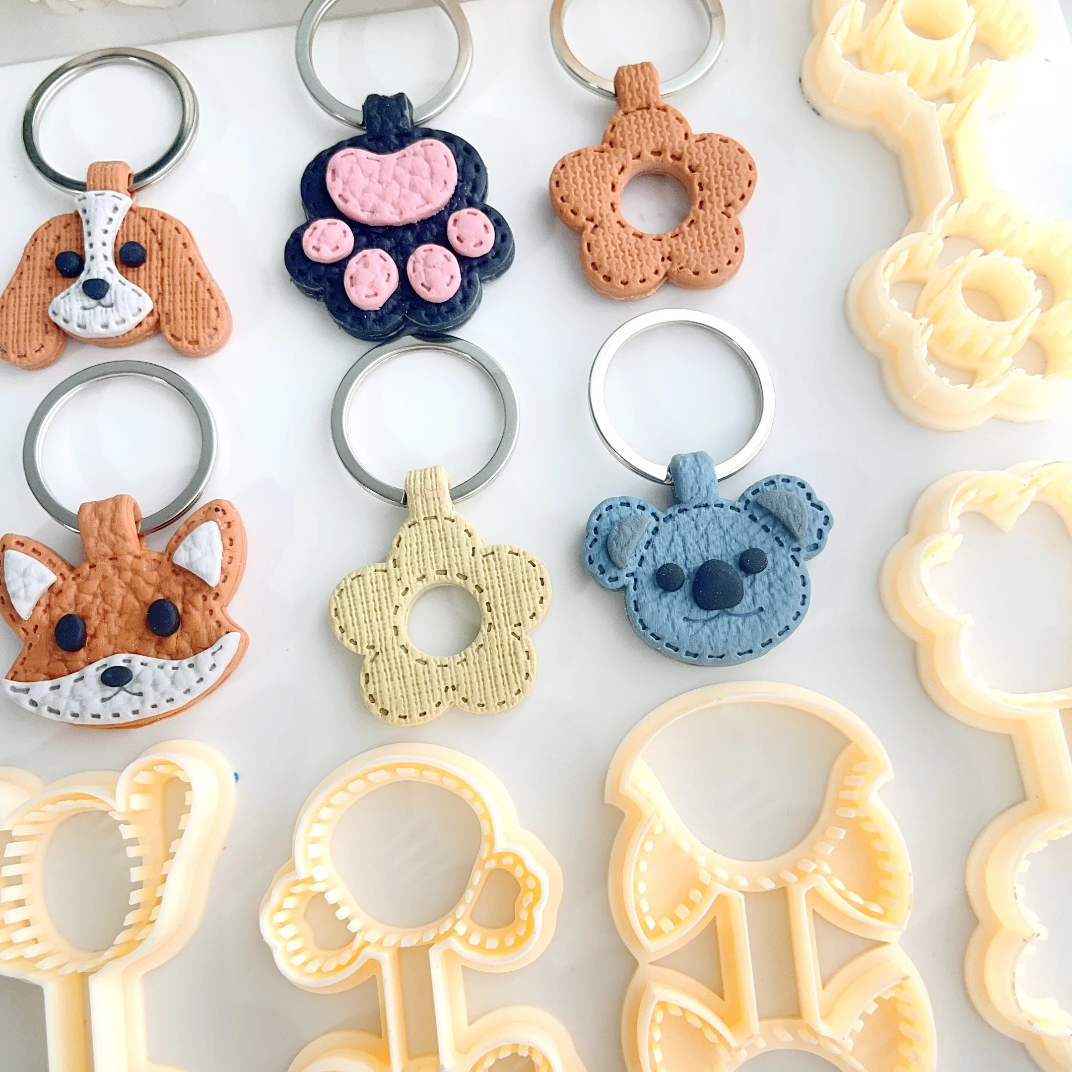 Brelok do kluczy Stitch ClayCutters Cat\'s Paw Leather Keychain ClayCutters Clay Cutters Stitch Keychain Polymer Clay Cutter for Jewelry