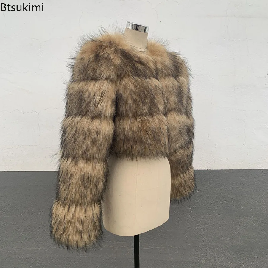 Women Cropped Faux Raccoon Fur Coat O‑Neck Long Sleeve Soft Fluffy Short Jacket Winter Fashion Warm Streetwear Furry Outerwear