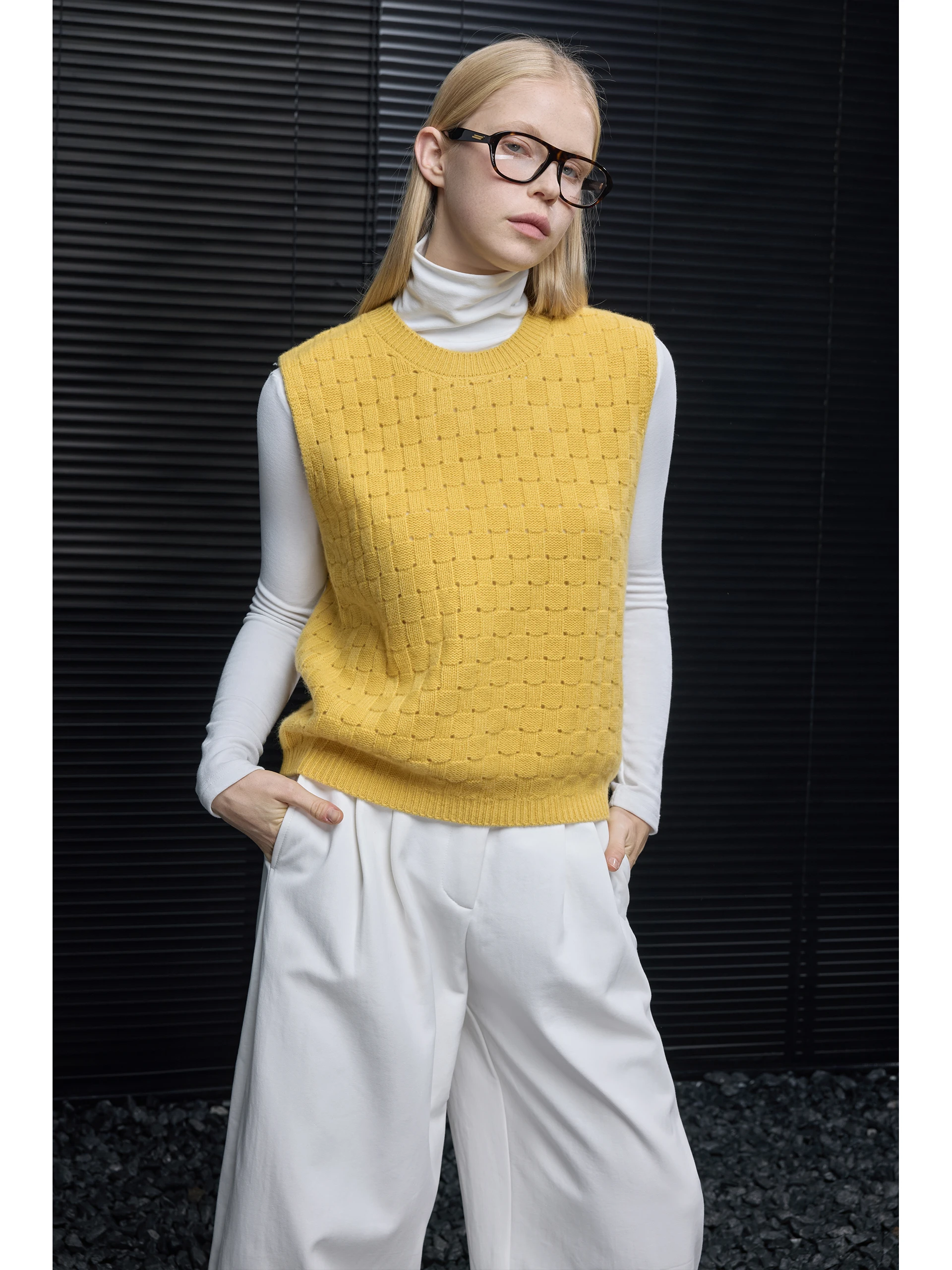 

Yellow Full Wool Knitted Sweater Vest Women's Sle Hollow out Lazy Faion High End Feeling Street Sle round Ne Svel