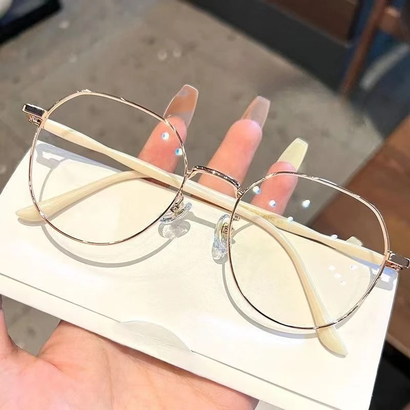 Large Frame HD Reading Glasses Ultra Light Metal Presbyopic Eyeglasses Stylish Eyewear for Middle Aged Elderly Newspaper Reading